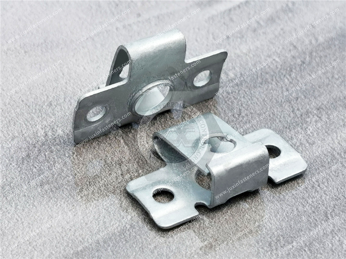 Receptáculo de cuarto de vuelta, tamaño 4, remachable, acero, revestimiento de inmersión en zinc Receptáculo de cuarto de vuelta, tamaño 4, remachable, acero, revestimiento de inmersión en zinc