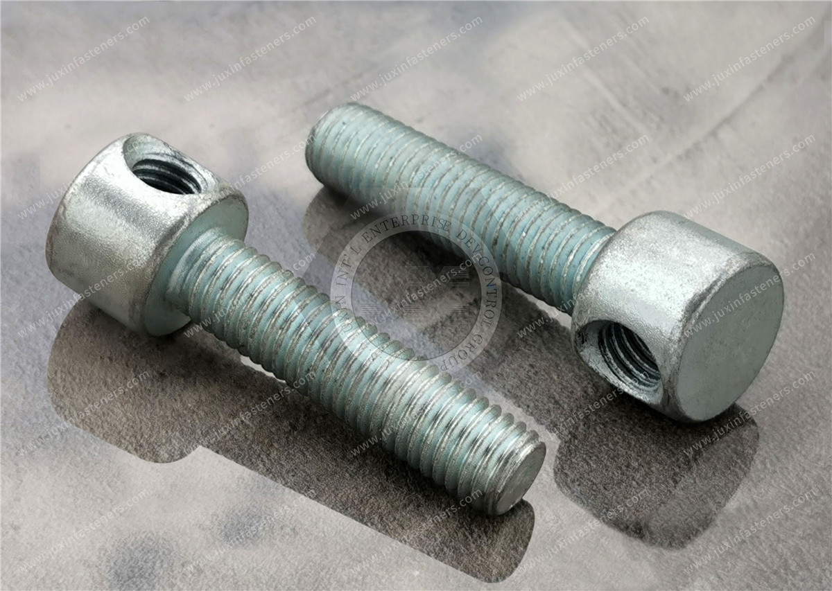 Tornillo de cabeza cilíndrica con orificio cruzado no estándar, cruzando la cabeza del tornillo M8