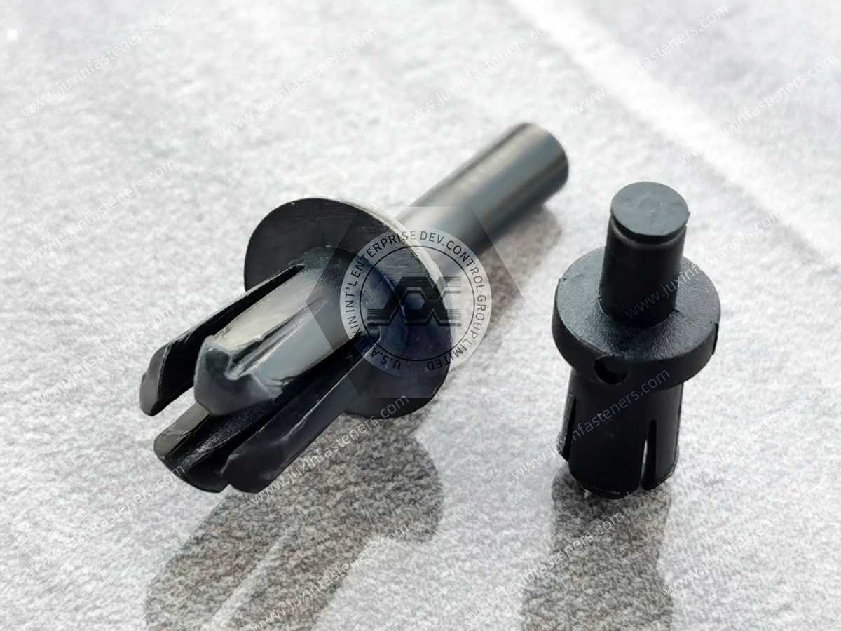 Remache plástico negro PR Nylon