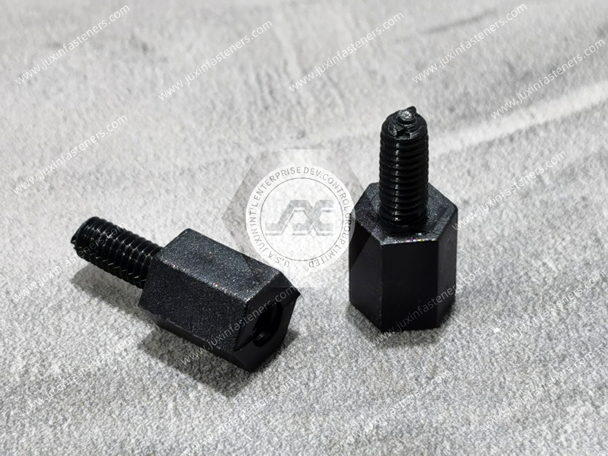 Separador roscado en pulgadas macho-hembra de nailon negro