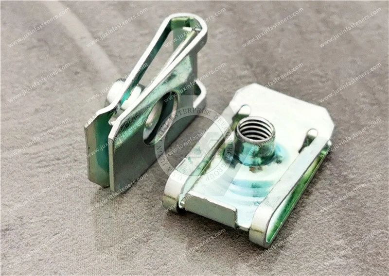 Las tuercas en U son sujetadores autorretenedores, tratamiento de superficies, galvanoplastia, protecci&oacute;n del medio ambiente, color zinc
