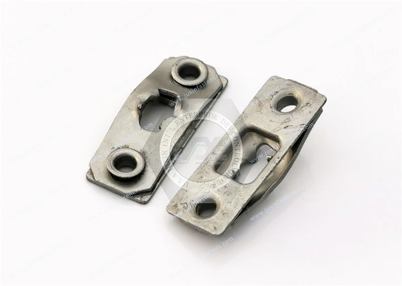 Conector hembra de cuarto de vuelta Lion, tama&ntilde;o mediano, remache/tornillo (orificio pasante), acero con revestimiento de inmersi&oacute;n en zinc