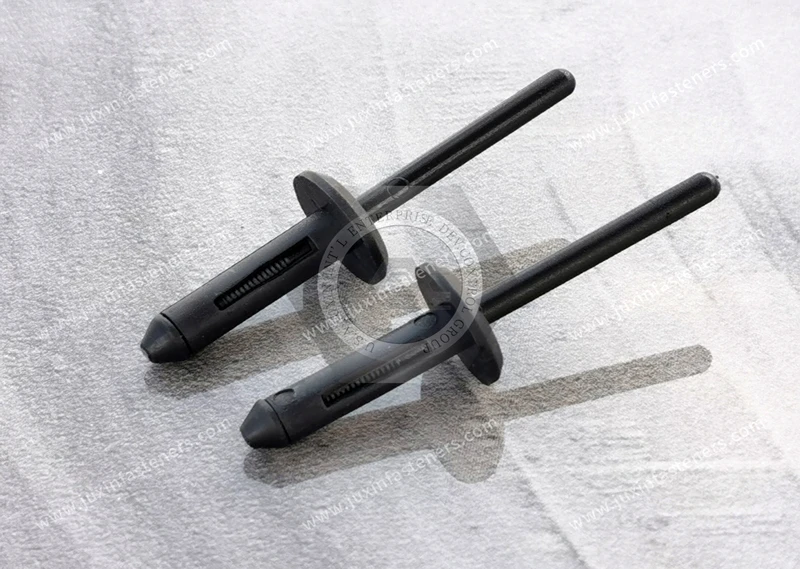 Remache ciego de pl&aacute;stico general JX-13M01300 para automoci&oacute;n