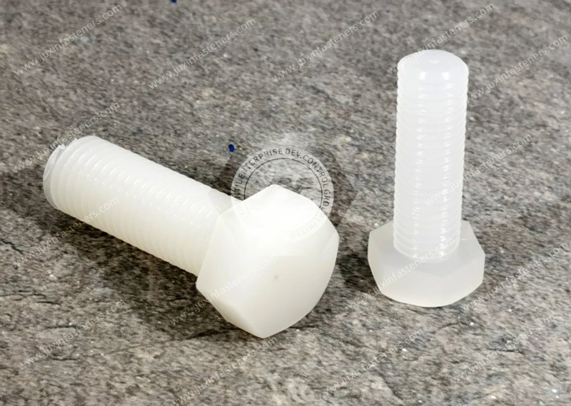 Tornillos de cabeza hexagonal de PP