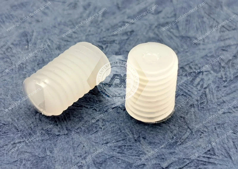 Tornillos de fijaci&oacute;n de punta plana de pl&aacute;stico ranurado m&eacute;trico PVDF