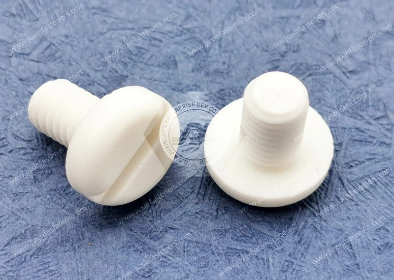 Tornillos ranurados de cabeza plana de PP