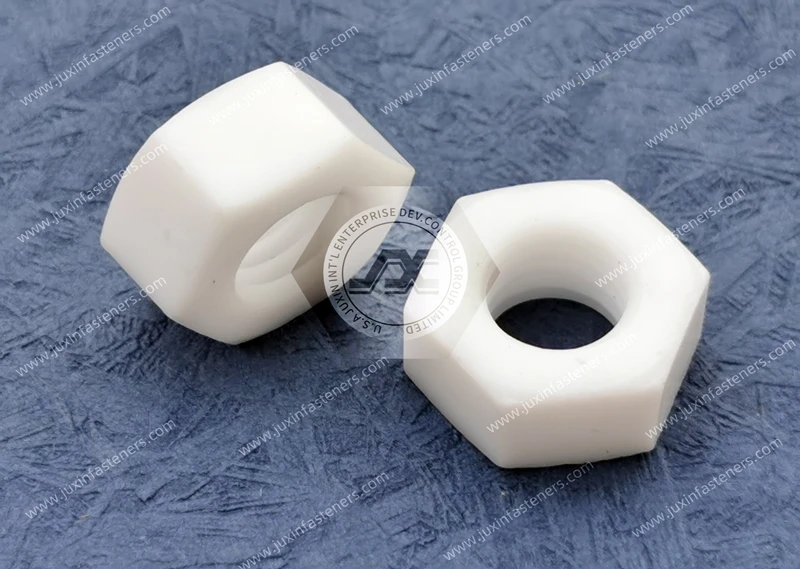 Tuercas hexagonales de PVDF de alta resistencia a productos qu&iacute;micos
