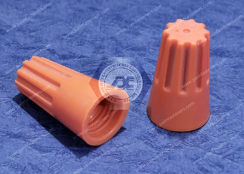 Conectores de empalme de cables giratorios de pl&aacute;stico
