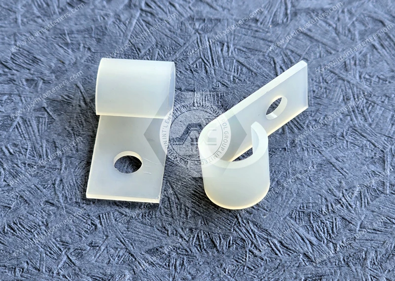 Abrazadera de cable de nailon con montaje con tornillo JX-GWHC