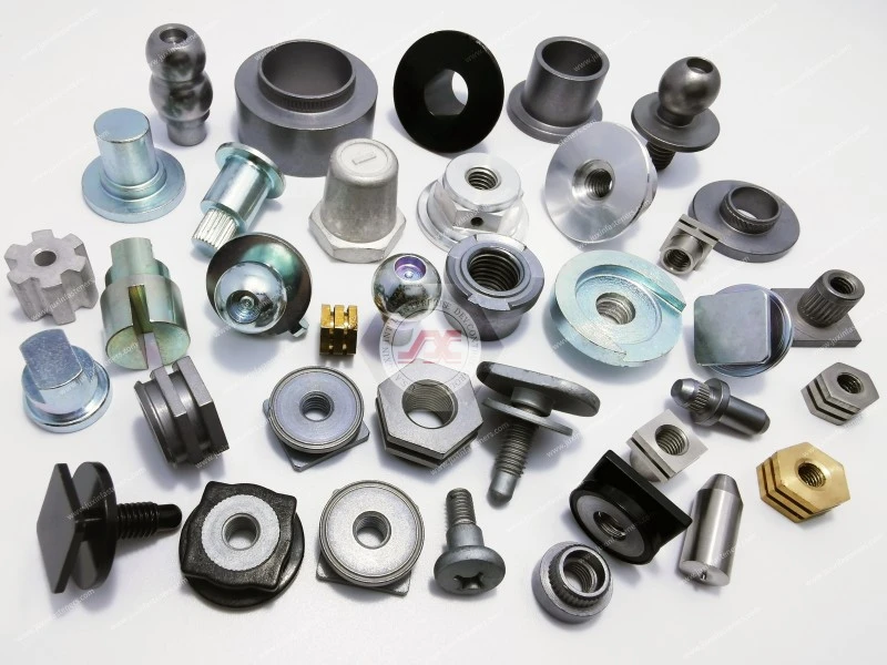 Fijaciones y herrajes automotrices