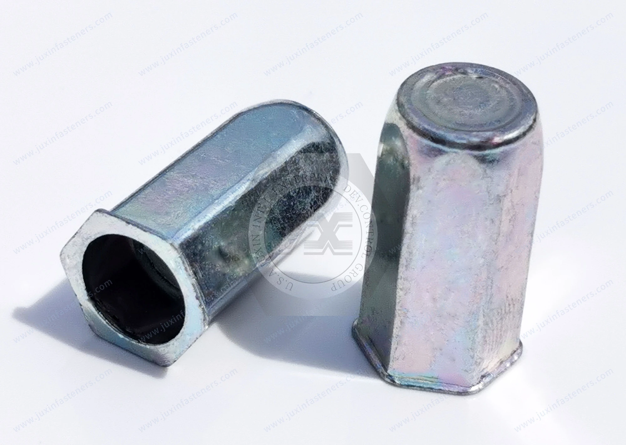 Tuerca remachable de acero, cabeza reducida, extremo cerrado, cuerpo hexagonal completo &mdash; zincado azul