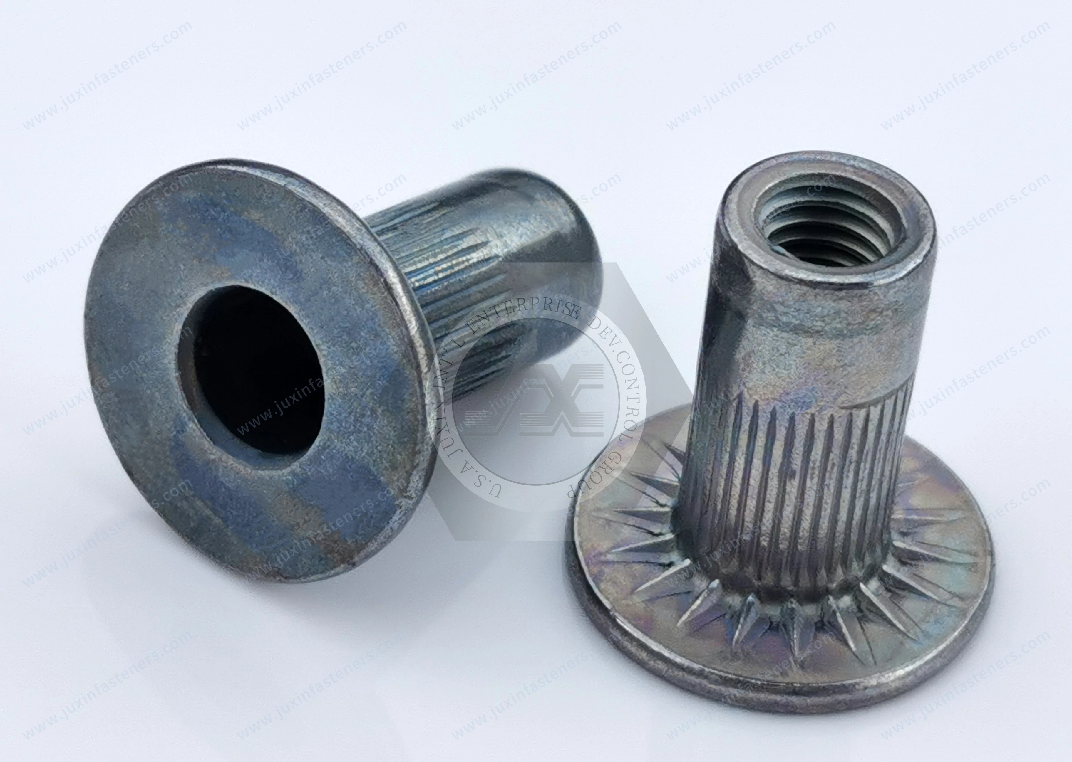 Tuerca remachable ciega, de acero, cabeza extragrande, cuerpo moleteado, extremo abierto, recubrimiento de zinc-n&iacute;quel