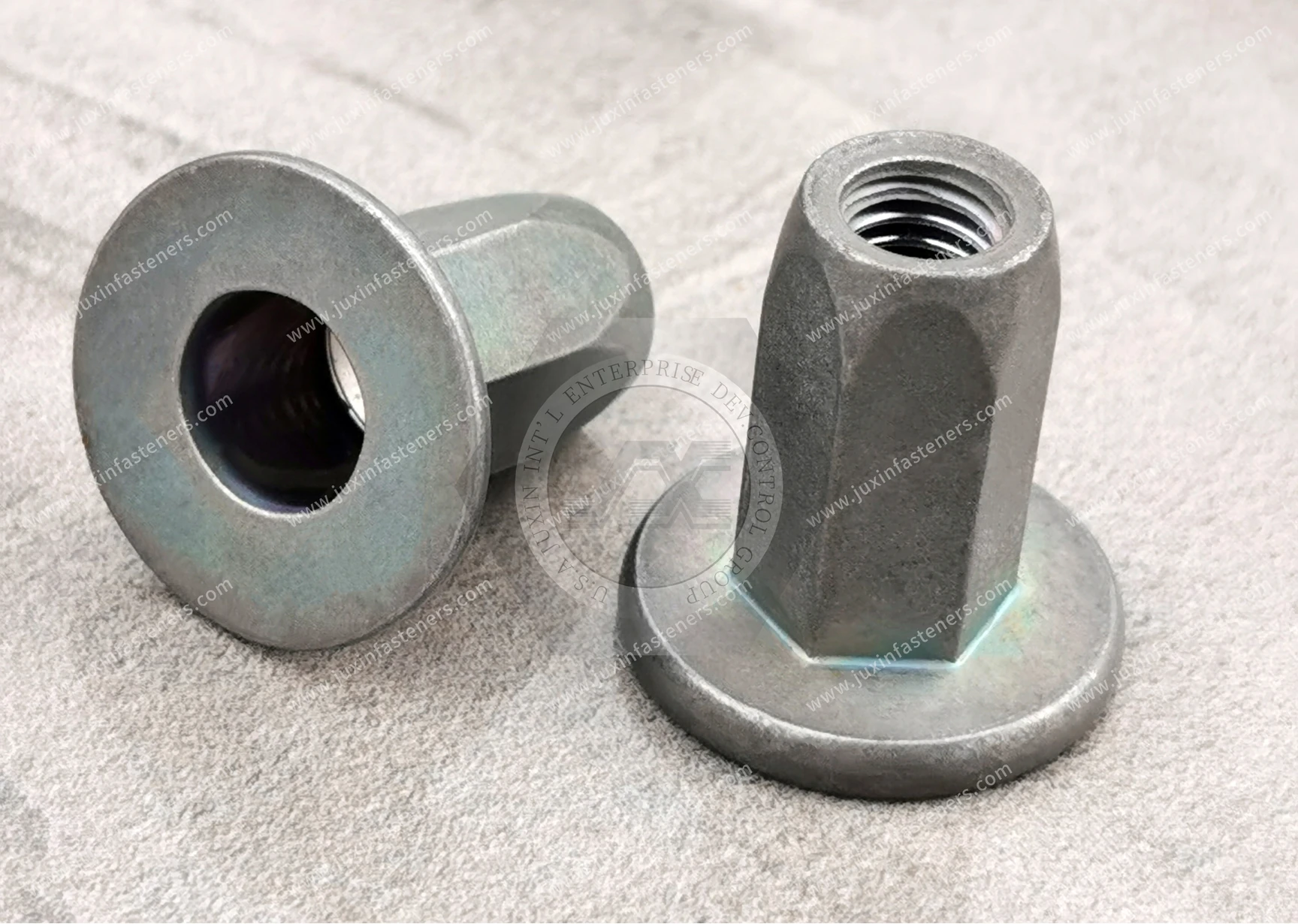 Tuerca remachable ciega de acero JUXIN con cuerpo hexagonal completo y extremo abierto